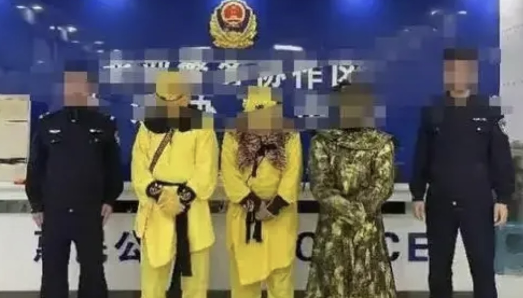 干得漂亮！猴哥在景区强行拉游客合影收费被拘