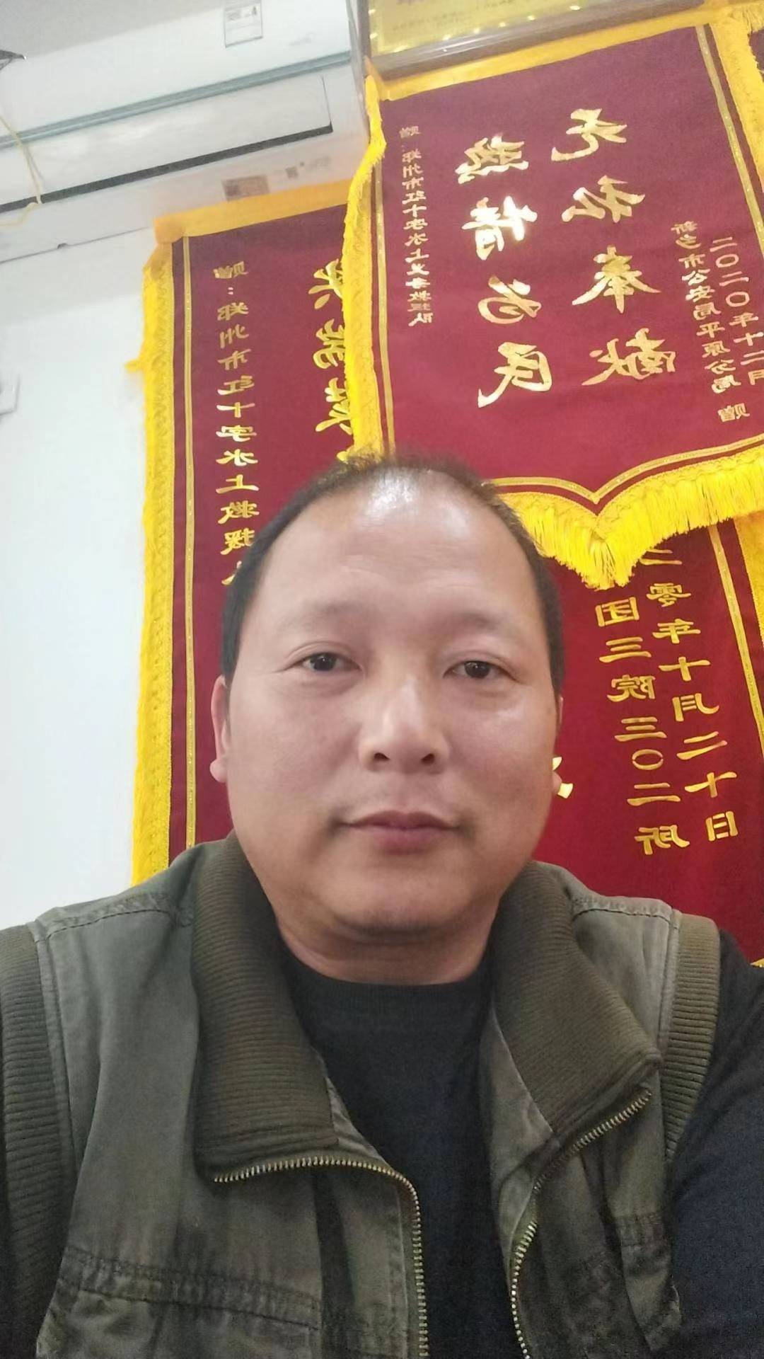 儿子自杀后父亲“卧底”自杀群劝生，还考取心理咨询师