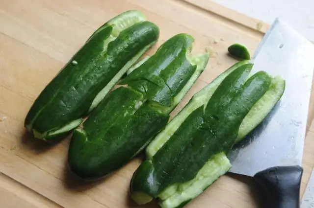 商贩与顾客要公平相待！多家餐馆卖拍黄瓜遭职业打假