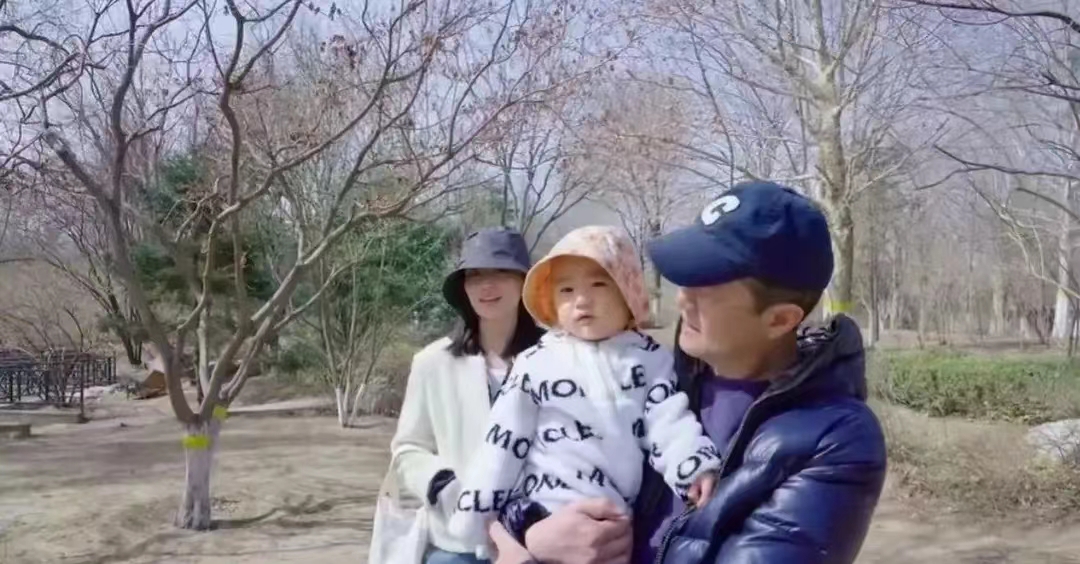 又被点名？李亚鹏别墅小院种菜被物业警告
